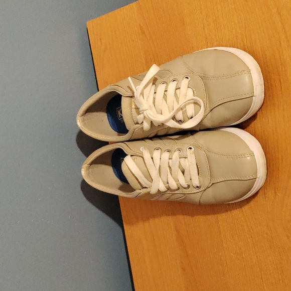 Keds Shoes - Keds women's size 8 tan sneakers